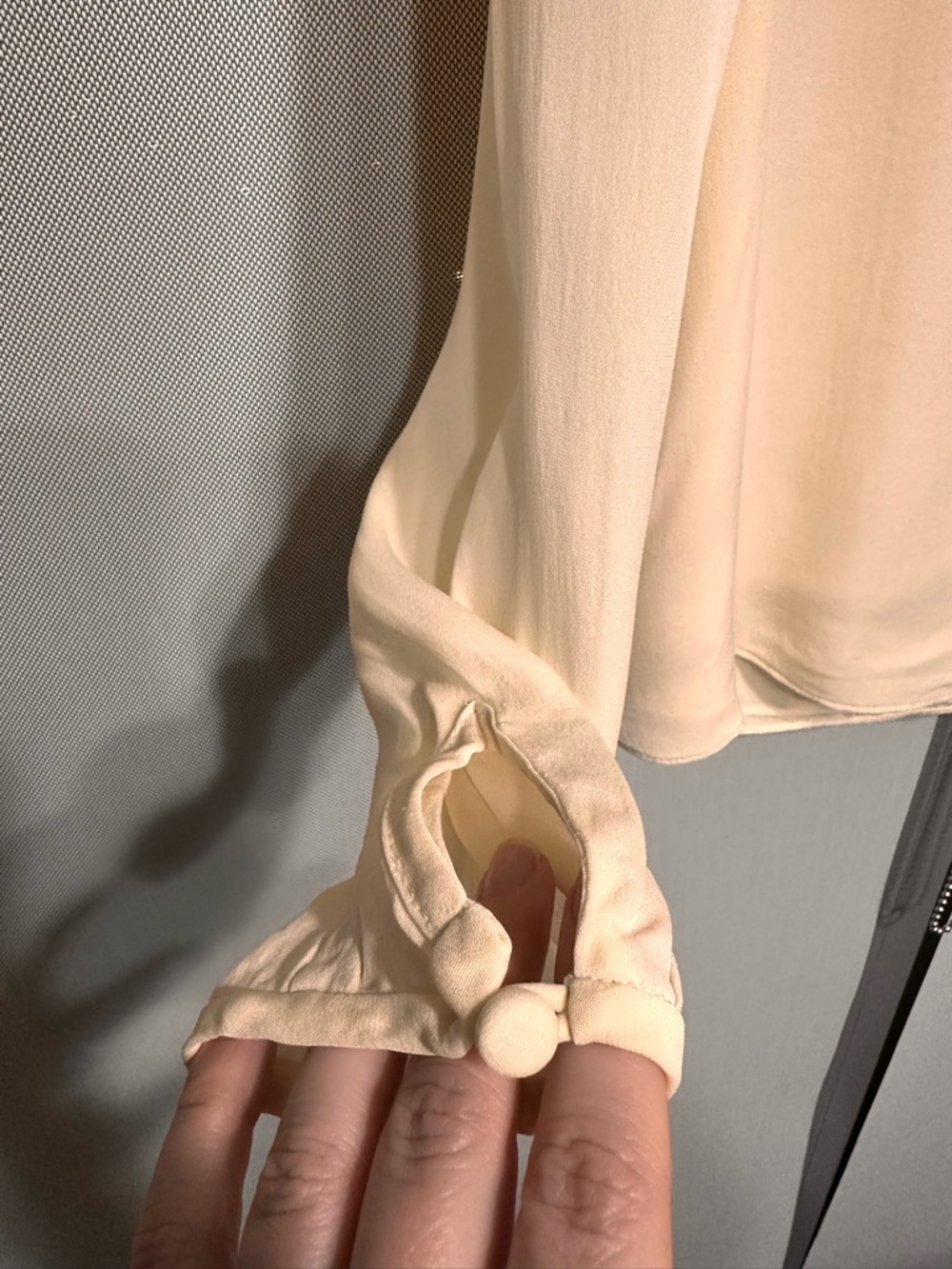 J.Crew 100% Silk Cream V-Neck Button Blouse | Classic Chic Sz 4 - Picture 7 of 12